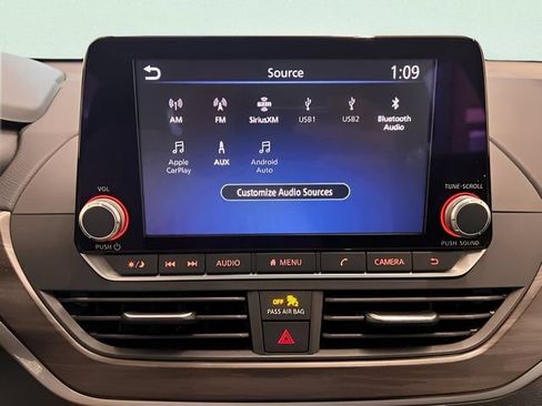 Used 2025 Nissan Altima 2.5 SV FWD image 17