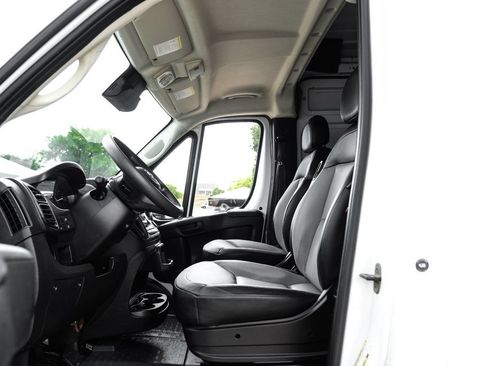 Used 2025 RAM ProMaster 2500 w/ Convenience Group FWD image 3