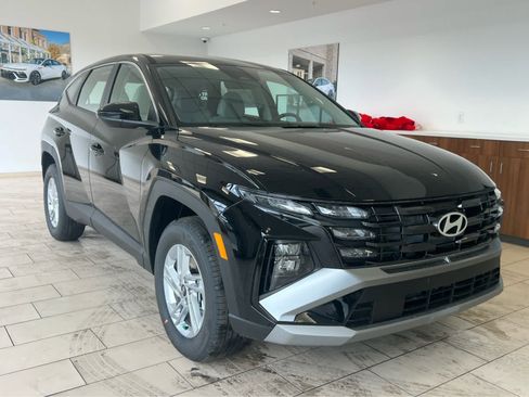 New 2026 Hyundai Tucson SE image 4