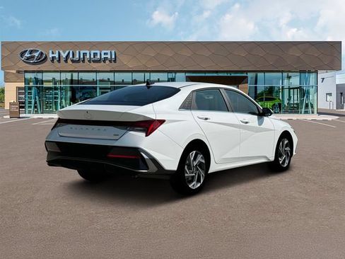 New 2025 Hyundai Elantra Limited FWD image 7