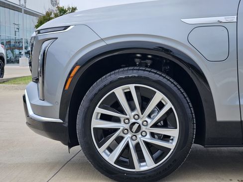 New 2026 Cadillac Vistiq Luxury AWD/4WD image 11