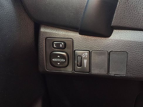 Used 2018 Toyota Corolla LE FWD image 13