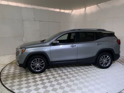 Used 2023 GMC Terrain SLT FWD image 5
