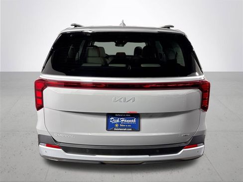 New 2026 Kia Carnival EX image 7