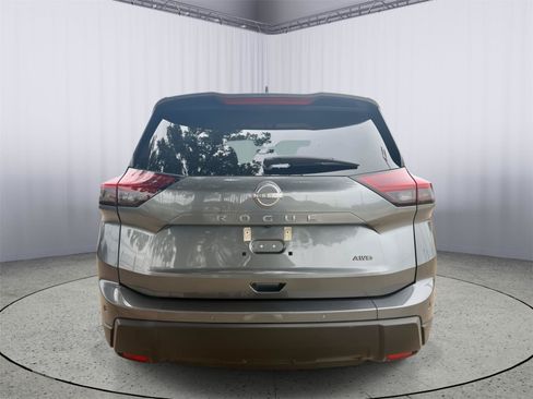Used 2025 Nissan Rogue SV AWD/4WD image 5