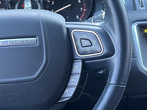 Used 2018 Land Rover Range Rover Evoque SE Premium image 23