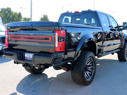 New 2026 Ford F250 Lariat w/ Black Appearance Package image 5