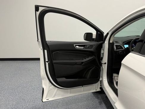 Used 2024 Ford Edge Titanium AWD/4WD image 13