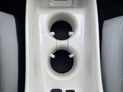 Used 2016 Toyota Prius Four Touring image 14