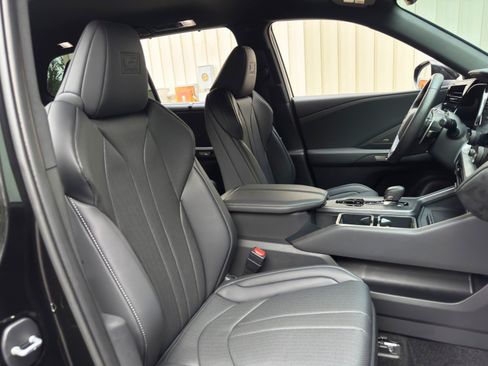 Used 2025 Lexus TX 500h AWD w/ Technology Package image 36