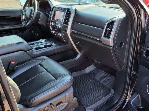 Used 2021 Ford Expedition XLT image 9