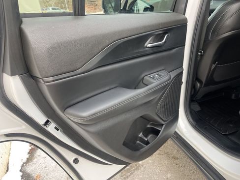 Used 2024 Jeep Grand Cherokee Altitude image 12