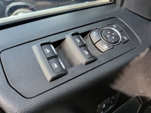 Used 2019 Ford F150 Platinum w/ Equipment Group 701A Luxury AWD/4WD image 31