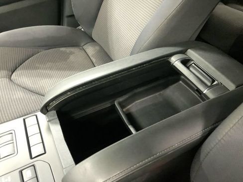 Used 2020 Toyota Highlander LE AWD/4WD image 26