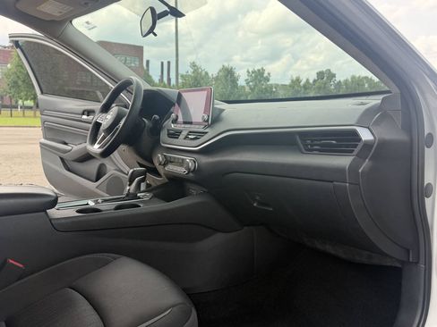 Used 2019 Nissan Altima 2.5 S FWD image 18