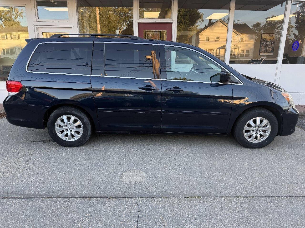 Used 2010 Honda Odyssey EX-L image 6