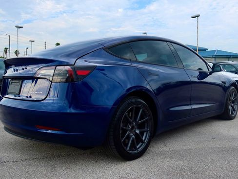 Used 2022 Tesla Model 3 Long Range AWD/4WD image 2
