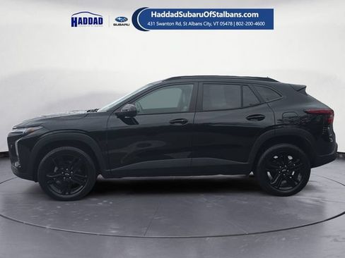 Used 2024 Chevrolet Trax ACTIV w/ Driver Confidence Package FWD image 2