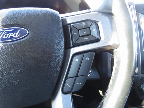 Used 2019 Ford Expedition Platinum image 25