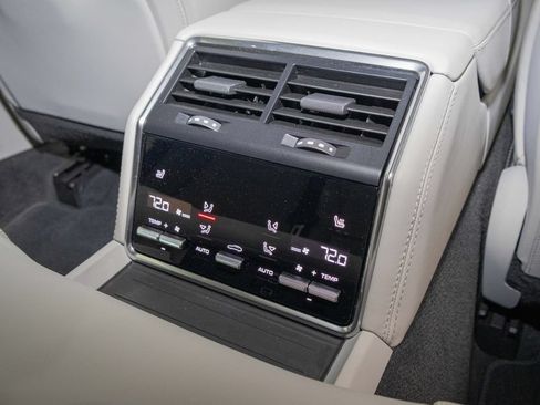 Used 2023 Porsche Panamera 4 Platinum Edition AWD/4WD image 21