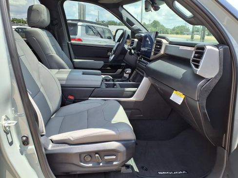 Used 2026 Toyota Sequoia Limited AWD/4WD image 19