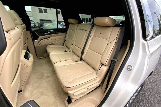 Used 2021 Cadillac Escalade Premium Luxury AWD/4WD image 26