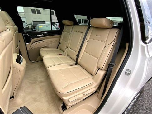 Used 2021 Cadillac Escalade Premium Luxury AWD/4WD image 26