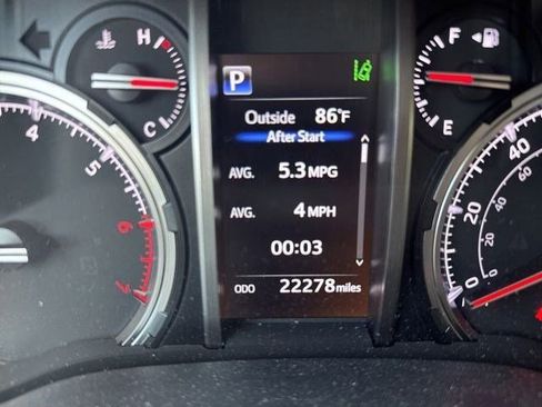 Used 2024 Toyota 4Runner Limited AWD/4WD image 12