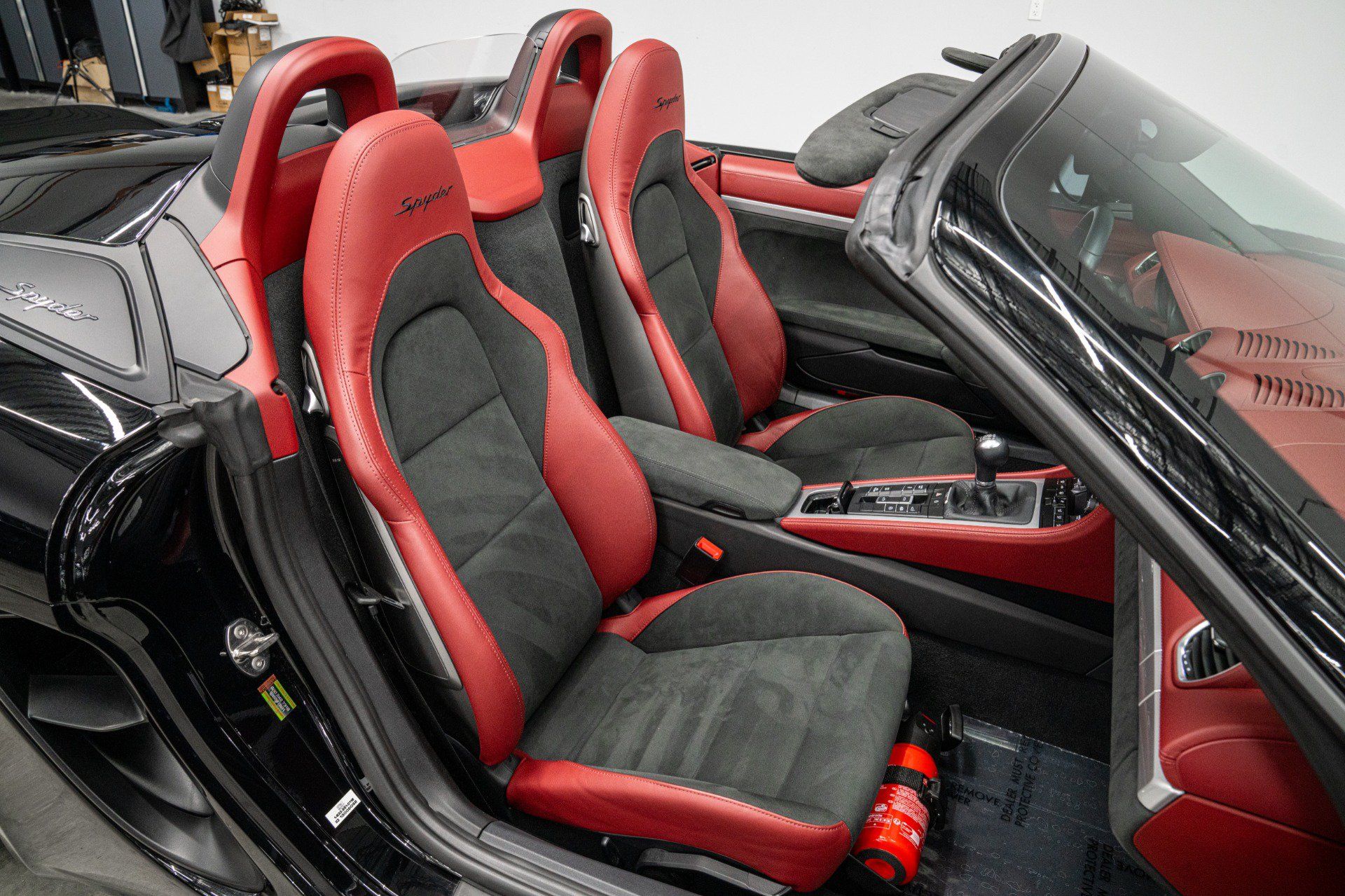 Used 2023 Porsche 718 Boxster Spyder RWD image 24