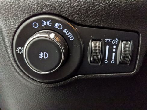 Used 2022 Jeep Compass Latitude AWD/4WD image 14