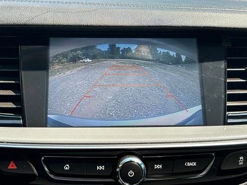 Used 2018 Buick Regal Preferred w/ Sights and Sounds Package AWD/4WD image 28
