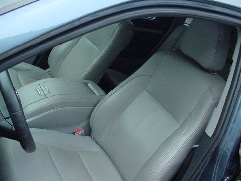 Used 2019 Toyota Highlander XLE image 5