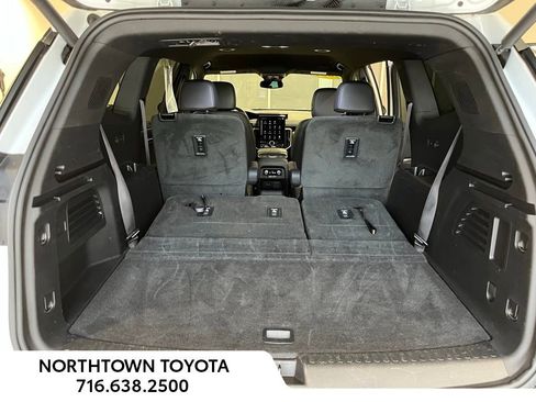 Used 2024 GMC Acadia Elevation image 21