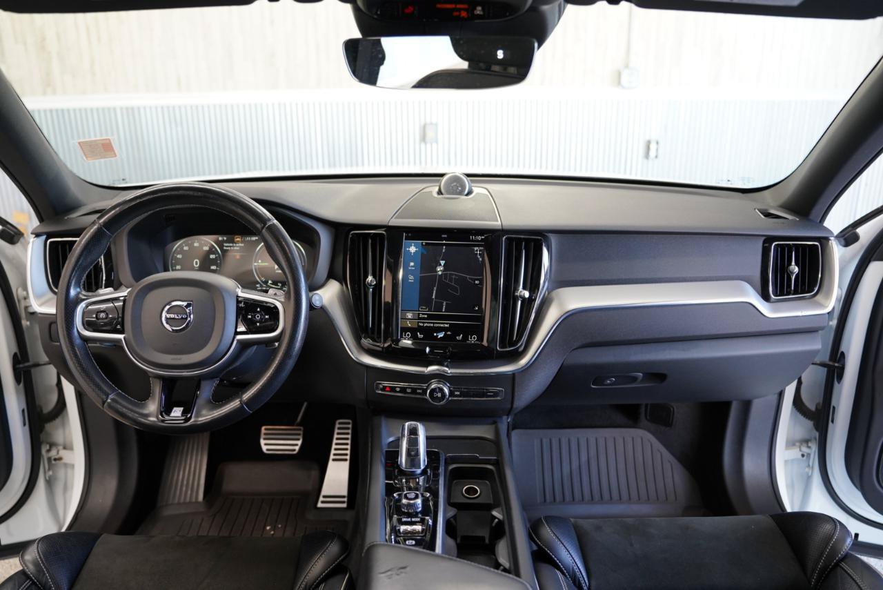 Used 2018 Volvo XC60 T8 R-Design w/ Convenience Package AWD/4WD image 17
