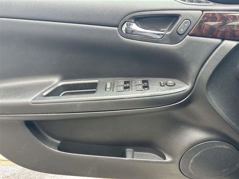 Used 2012 Chevrolet Impala LT w/ LT Sunroof Package image 21