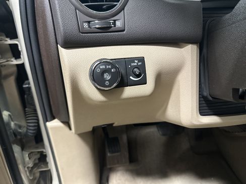 Used 2012 Buick Enclave Leather AWD/4WD image 38