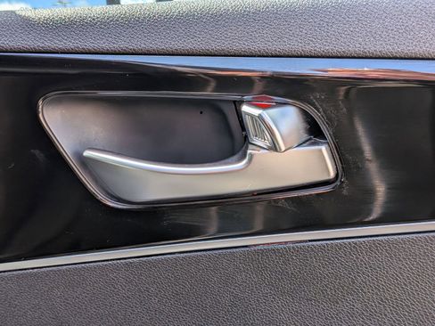 Used 2017 Kia Sorento SX FWD image 38