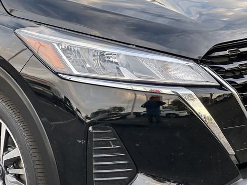 Certified 2023 Nissan Kicks SV image 10