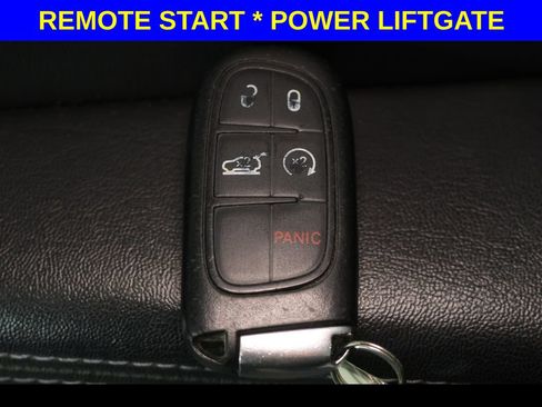 Used 2019 Jeep Cherokee Latitude Plus w/ Comfort/Convenience Group FWD image 8