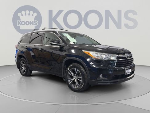 Used 2016 Toyota Highlander XLE AWD/4WD image 10