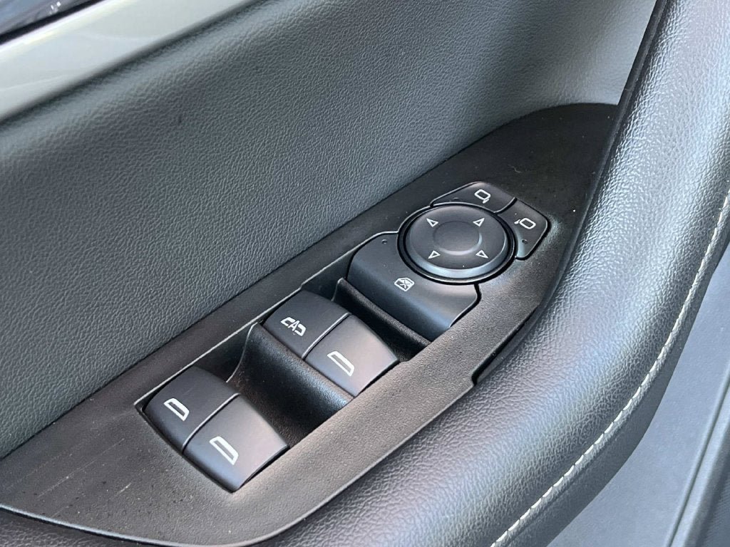 Used 2025 Chevrolet Blazer LT AWD/4WD image 25