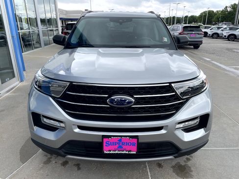 Used 2021 Ford Explorer XLT w/ Equipment Group 202A AWD/4WD image 5