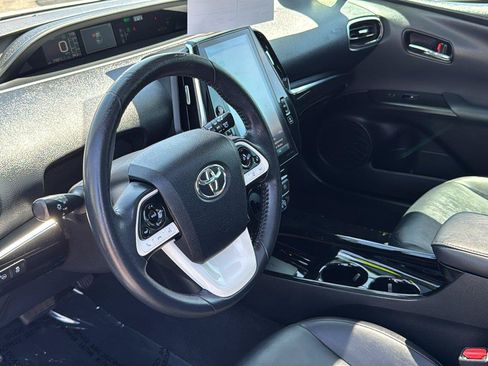 Used 2018 Toyota Prius Four w/ Advanced Technology Package FWD image 23