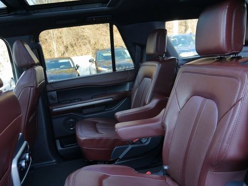 Used 2023 Ford Expedition Limited image 29