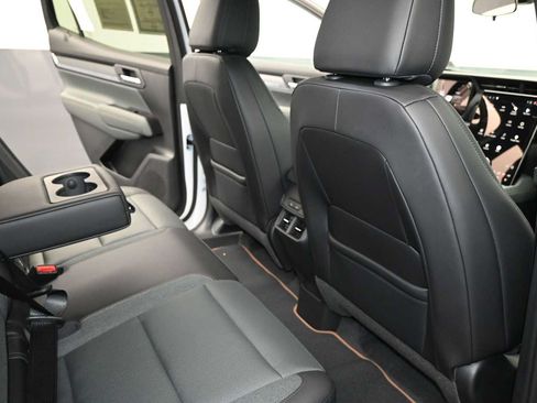 Used 2026 GMC Terrain AT4 w/ Convenience Package III AWD/4WD image 25