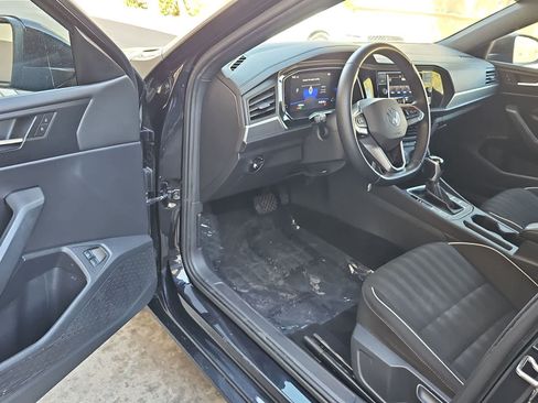 Used 2022 Volkswagen Jetta Sport FWD image 10