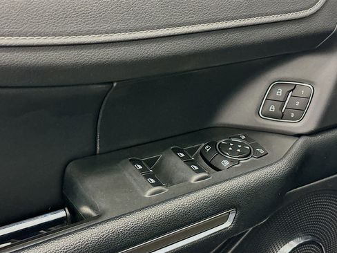 Used 2024 Ford Expedition Max XLT image 15