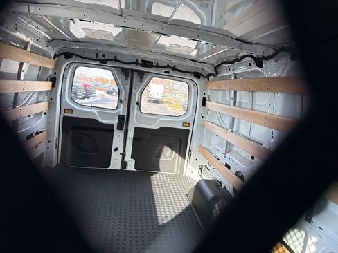 Used 2023 Ford Transit 250 Low Roof AWD w/ Exterior Upgrade Package image 26