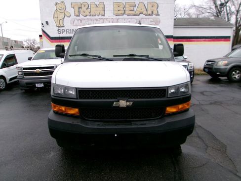 Used 2019 Chevrolet Express 3500 Extended w/ Driver Convenience Package image 2