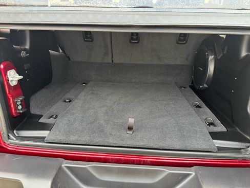 Used 2022 Jeep Wrangler Unlimited Sahara w/ Cold Weather Group image 36